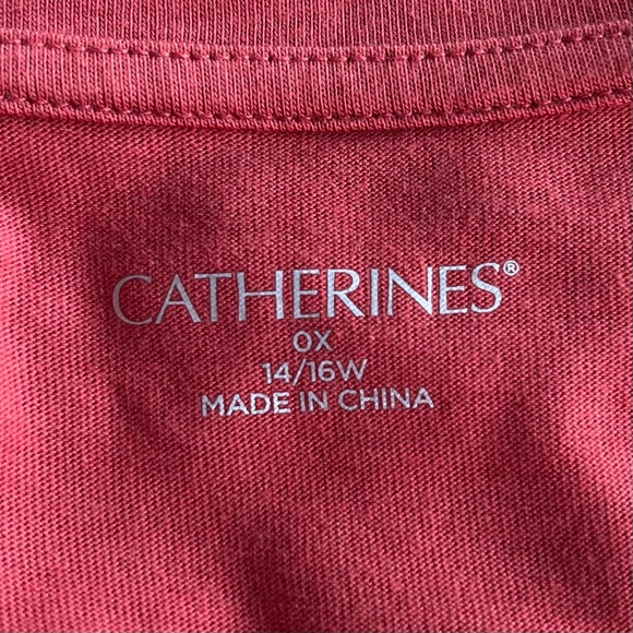 •Catherines• NWT Fall Graphic V-Neck Top - Size 0X - Picture 5 of 10